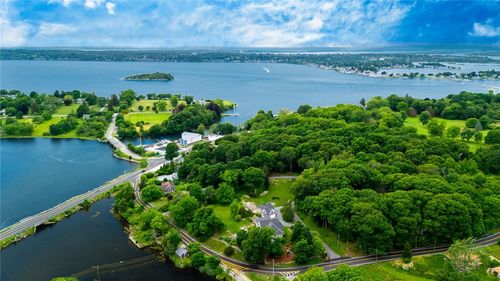 583 Highland Rd, Tiverton, RI, 02878-3918 | Card Image