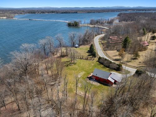 320 Main St, Isle La Motte, VT, 05463-9899 | Card Image