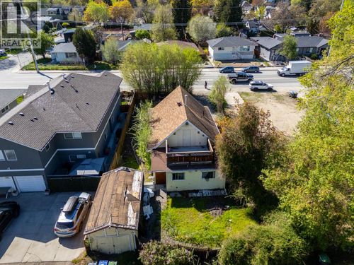2029 Richter St, Kelowna, BC, V1Y2N4 | Card Image