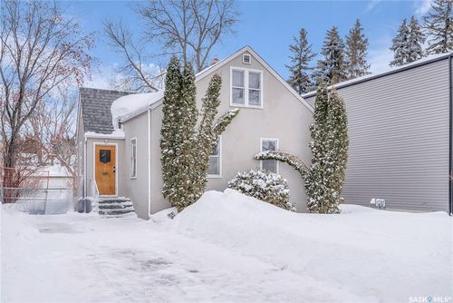 1115 9th St E, Saskatoon, SK, S7H0N4 | Card Image