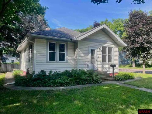 326 Wabasha St, Saint Peter, MN, 56082-2241 | Card Image