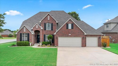 1301 S Aster Pl, Broken Arrow, OK, 74012-8875 | Card Image
