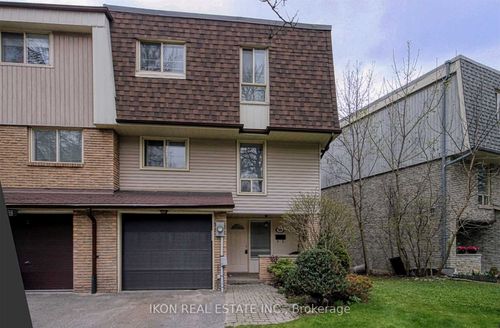 86-98 Henderson Dr, Aurora, ON, L4G3M3 | Card Image