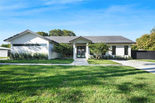 8765 Sw 175th St, Palmetto Bay, FL, 33157-5838 | Card Image
