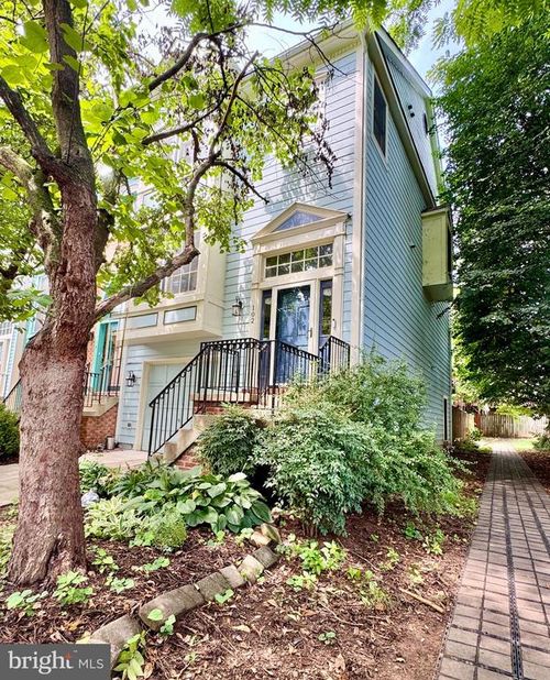 102 Maximillian Ct Sw, LEESBURG, VA, 20175-2710 | Card Image
