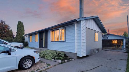 9653 86 Ave, Grande Prairie, AB, T8V0A4 | Card Image