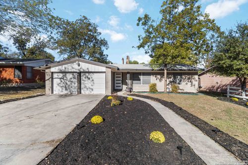 207 Tammy Dr, San Antonio, TX, 78216-3812 | Card Image