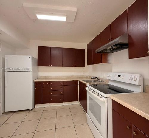 803-2025 Ne 164th St, North Miami Beach, FL, 33162-4108 | Card Image
