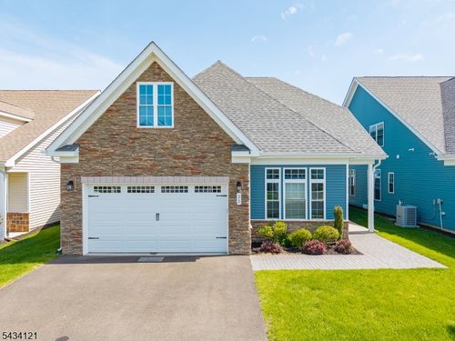 22 Samjan Cir, Hightstown, NJ, 08520-2134 | Card Image