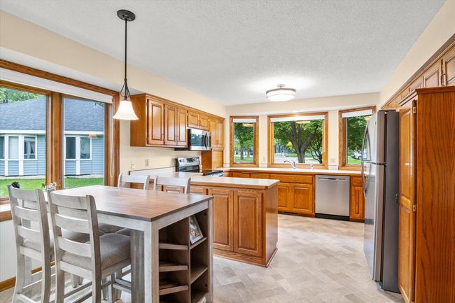 Nice counter space for the cook! | Image 11