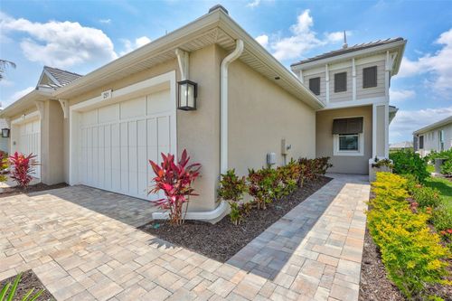 251 Okeeffe Cir, BRADENTON, FL, 34212-1411 | Card Image