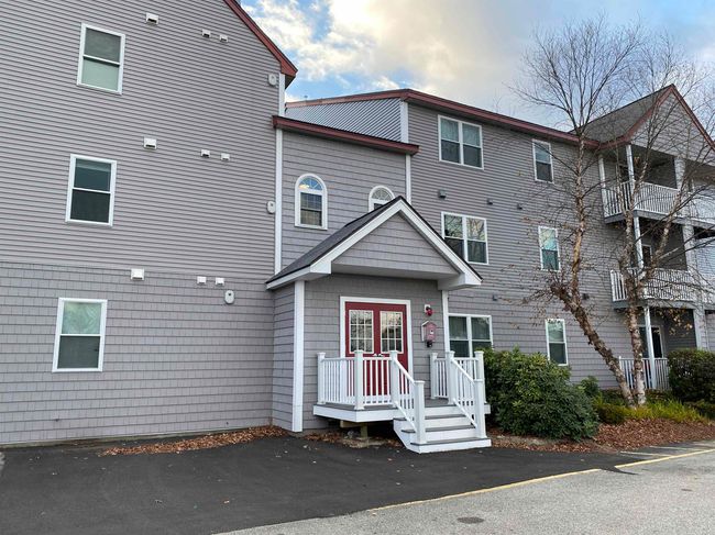 APT-302 - 7 Railroad Ave, Condo with 2 bedrooms, 1 bathrooms and null parking in Derry NH | Image 5