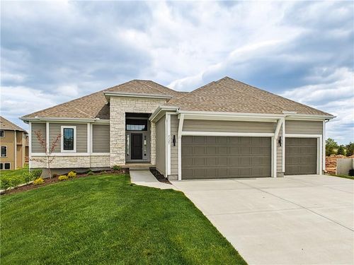 9323 Pickering St, Shawnee, KS, 66227-3109 | Card Image