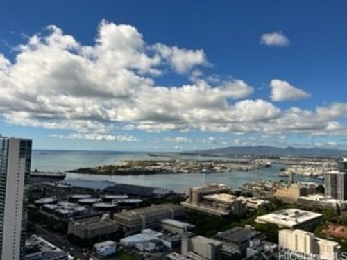 4203-600 Queen St, Honolulu, HI, 96813-5184 | Card Image