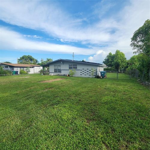 11520 Sw 136th St, Miami, FL, 33176-6201 | Card Image