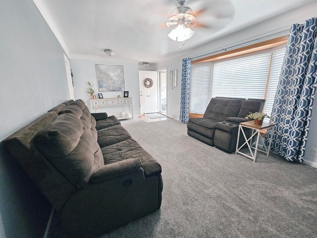 LIVING ROOM with a beautiful bay window | Image 5