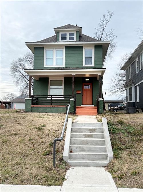 3024 Wayne Ave, Kansas City, MO, 64109-1631 | Card Image