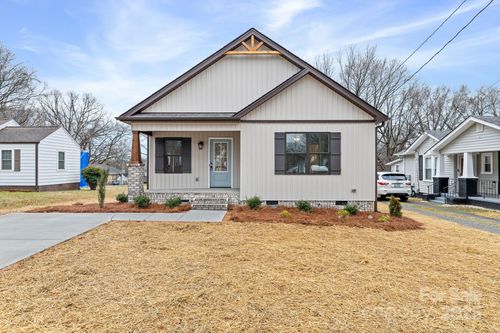 1007 Wentworth St, Reidsville, NC, 27320-2123 | Card Image