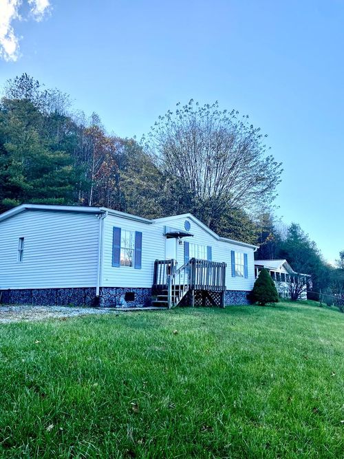 146 Pansy Pl, Princeton, WV, 24739-7832 | Card Image