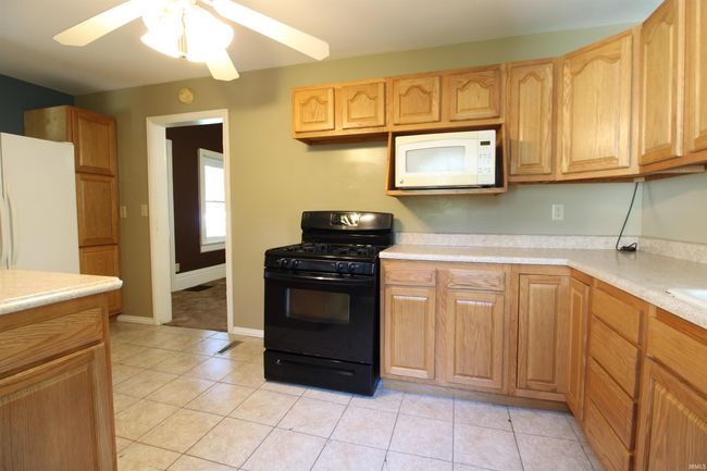 11 Water St, House other with 5 bedrooms, 2 bathrooms and null parking in Union Mills IN | Image 6