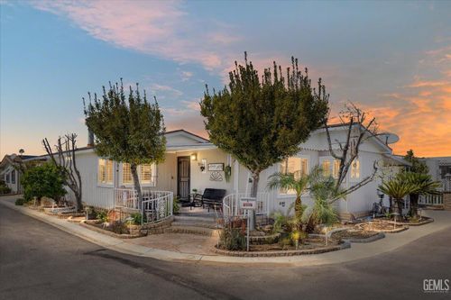spc-15-6000 E Brundage Ln, Bakersfield, CA, 93307-2332 | Card Image