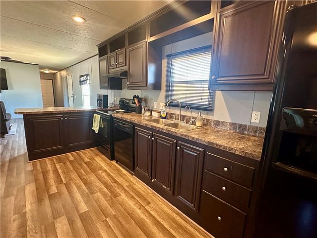 1708 Hill St, House other with 3 bedrooms, 2 bathrooms and null parking in Three Rivers TX | Image 7