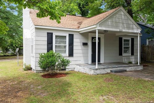 223 Circle Ct, Fayetteville, NC, 28301-3800 | Card Image