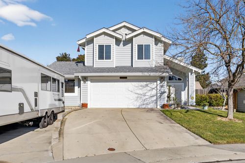 211 Berry Oak Ct, Rio Linda, CA, 95673-2112 | Card Image