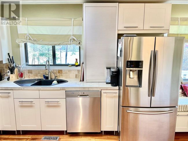 1715 Highway 33, House other with 3 bedrooms, 3 bathrooms and 1 parking in Rock Creek BC | Image 24