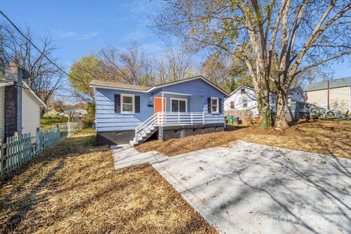 801 Pennsylvania Ave, Charlotte, NC, 28216-4122 | Card Image