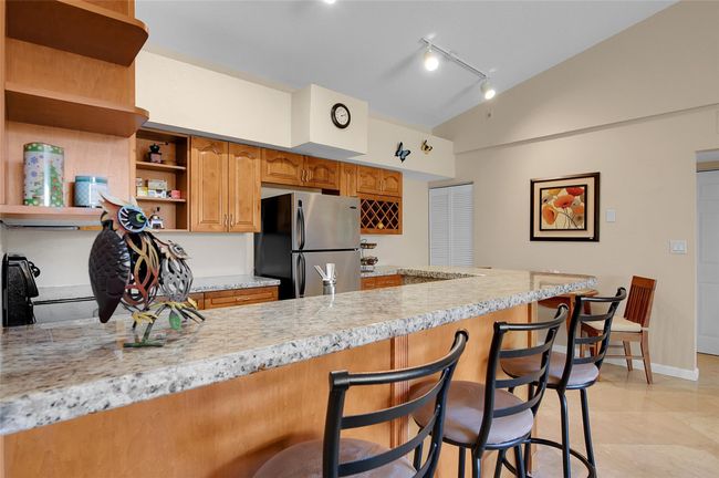 APT-21204 - 821 Lyons Rd, Condo with 2 bedrooms, 2 bathrooms and null parking in Coconut Creek FL | Image 4