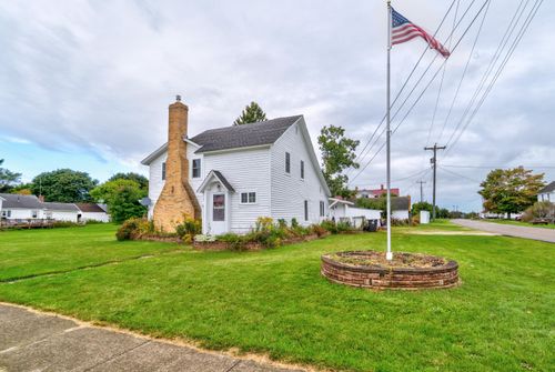 540 Arbutus Ave, Manistique, MI, 49854-1602 | Card Image