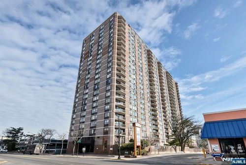 770 Anderson Ave, Cliffside Park, NJ, 07010-2177 | Card Image