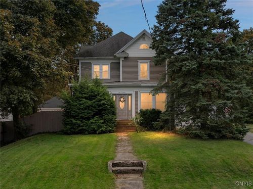 607 Woods Rd, Syracuse, NY, 13209-1655 | Card Image