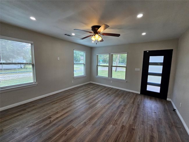 5519 Arlington Park Dr, House other with 3 bedrooms, 1 bathrooms and null parking in Dallas TX | Image 7