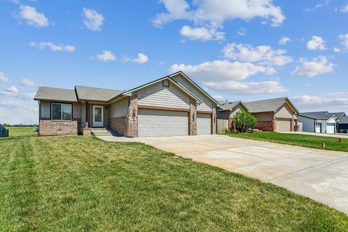 1200 E Northridge, Valley Center, KS, 67147 | Card Image