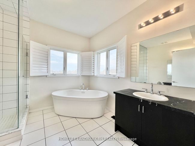 28 Elyse Crt, House attached with 4 bedrooms, 3 bathrooms and 2 parking in Aurora ON | Image 18