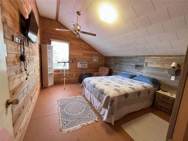 Upstairs Bedroom 1 | Image 32