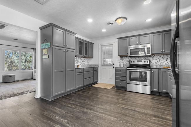 591 Shore Dr, House other with 3 bedrooms, 2 bathrooms and 2 parking in Big Sandy TN | Image 32