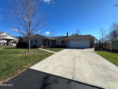 4911 4th Avenue, House other with 3 bedrooms, 1 bathrooms and null parking in Altoona PA | Image 2