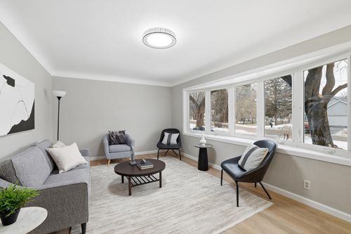 405 Minnesota Ave, Roseville, MN, 55113-4621 | Card Image