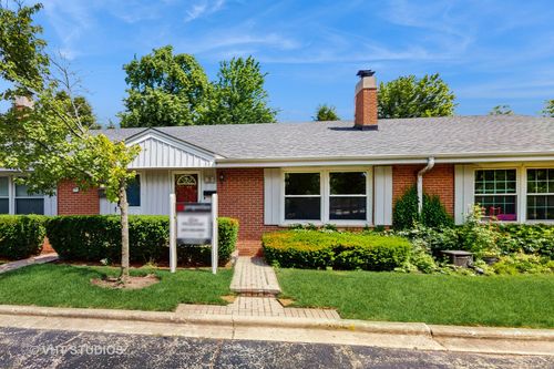 3 Robin Hood Ln, Northfield, IL, 60093-2908 | Card Image