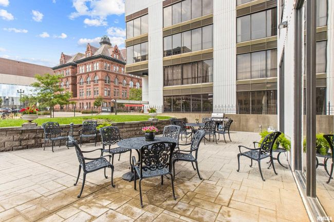 W5W - 125 Sw Jefferson Ave, Condo with 2 bedrooms, 2 bathrooms and null parking in Peoria IL | Image 27