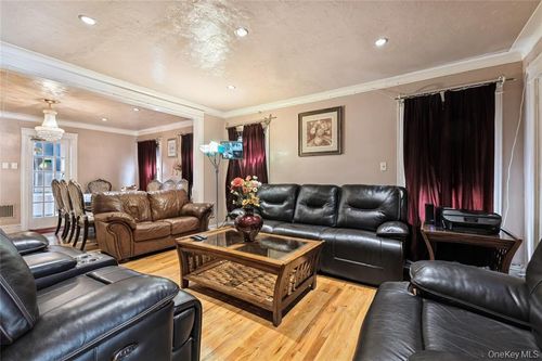 87 139th St, Briarwood, NY, 11435-3024 | Card Image