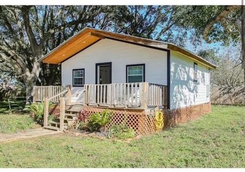690 County Road 219, Angleton, TX, 77515-7889 | Card Image