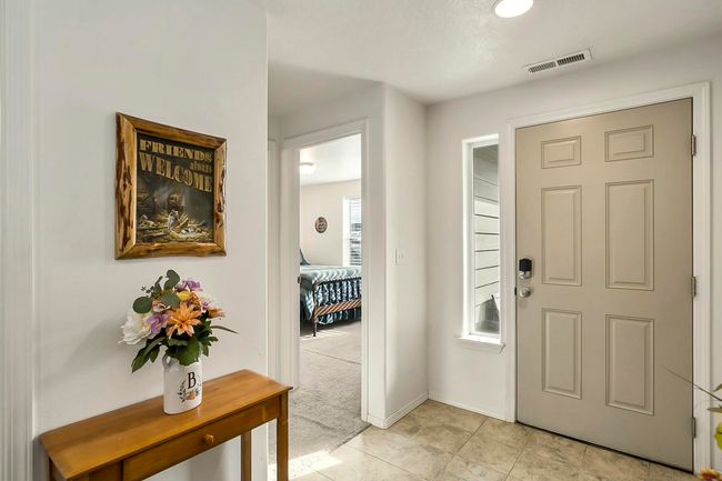 5. Entry Way | Image 5