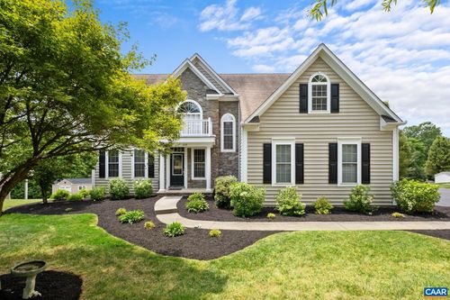 208 Claybrook Dr, WAYNESBORO, VA, 22980-6494 | Card Image