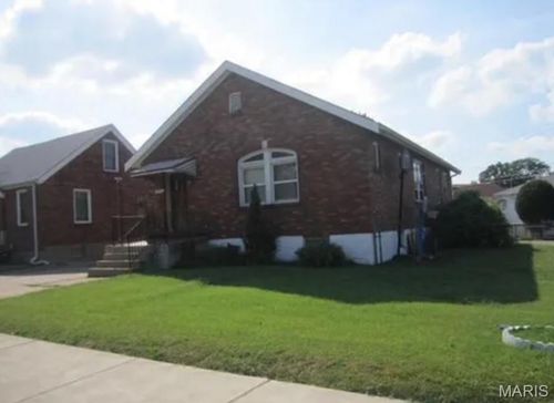 5911 Riverview Blvd, Saint Louis, MO, 63147-1117 | Card Image