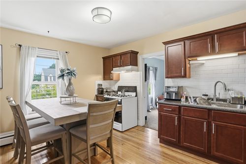 104 Fairview Ave, Pawtucket, RI, 02860-2506 | Card Image