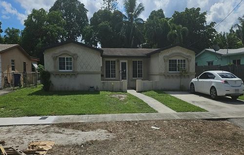 3698 Nw 39th St, Lauderdale Lakes, FL, 33309-4818 | Card Image